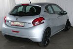 Peugeot 208 1.2 PURE TECH ALLURE KLIMAPDC SHZ SPORT LMF 98.599 km 7.704 &euro; Köln 50858