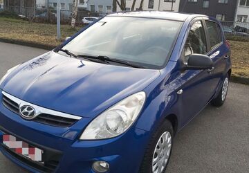 Hyundai i20 91.800 km 4.200 &euro; köln 50739