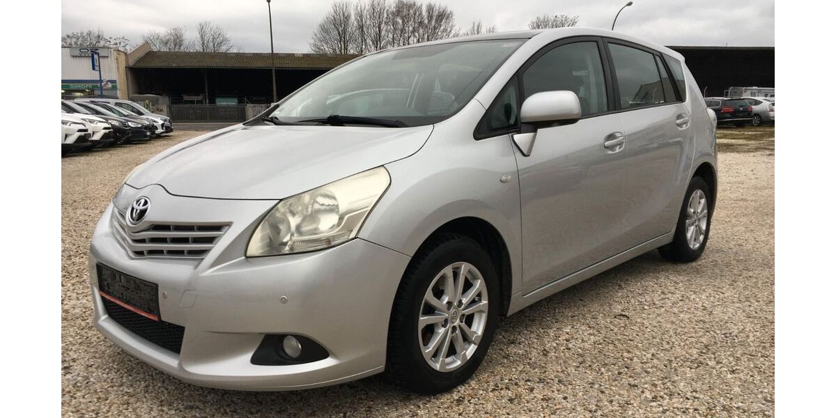Toyota Verso 182.000 km 6.999 &euro; Bonn 53227