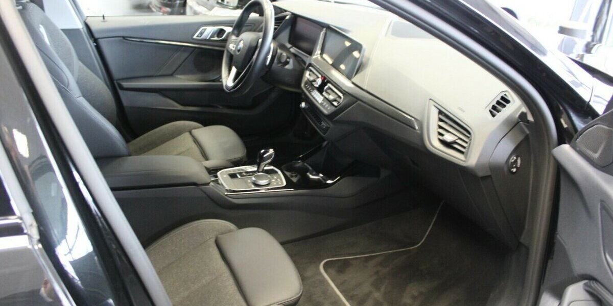 BMW 120i Aut. Sport Line 25.020 km 24.980 &euro; Euskirchen 53881