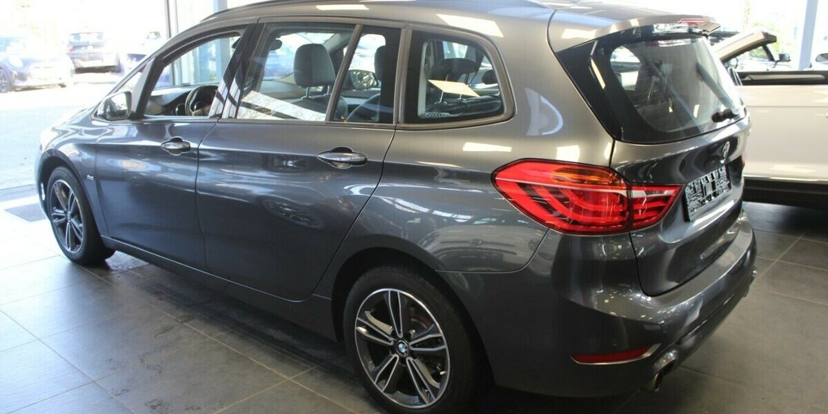 BMW 220 Gran Tourer Aut. Sport Line - 7-Sitzer - 106.315 km 18.480 &euro; Euskirchen 53881