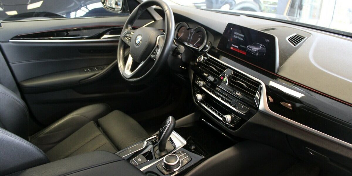 BMW 530D xDrive Touring Aut. Sport Line 129.563 km 26.980 &euro; Euskirchen 53881