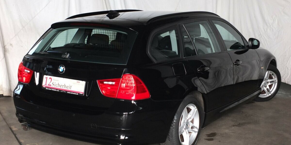 BMW 320i NAVI XENON PDC GARANTIE AHK BLUETOOTH 139.715 km 8.708 &euro; Köln 50858