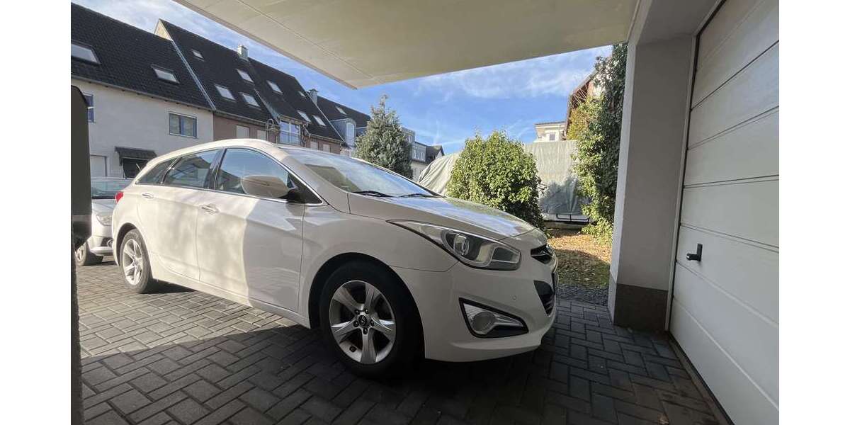 Hyundai i40 185.000 km 7.500 &euro; Troisdorf 53842