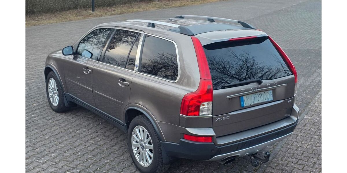 Volvo XC90 256.000 km 12.400 &euro; Bornheim 53332