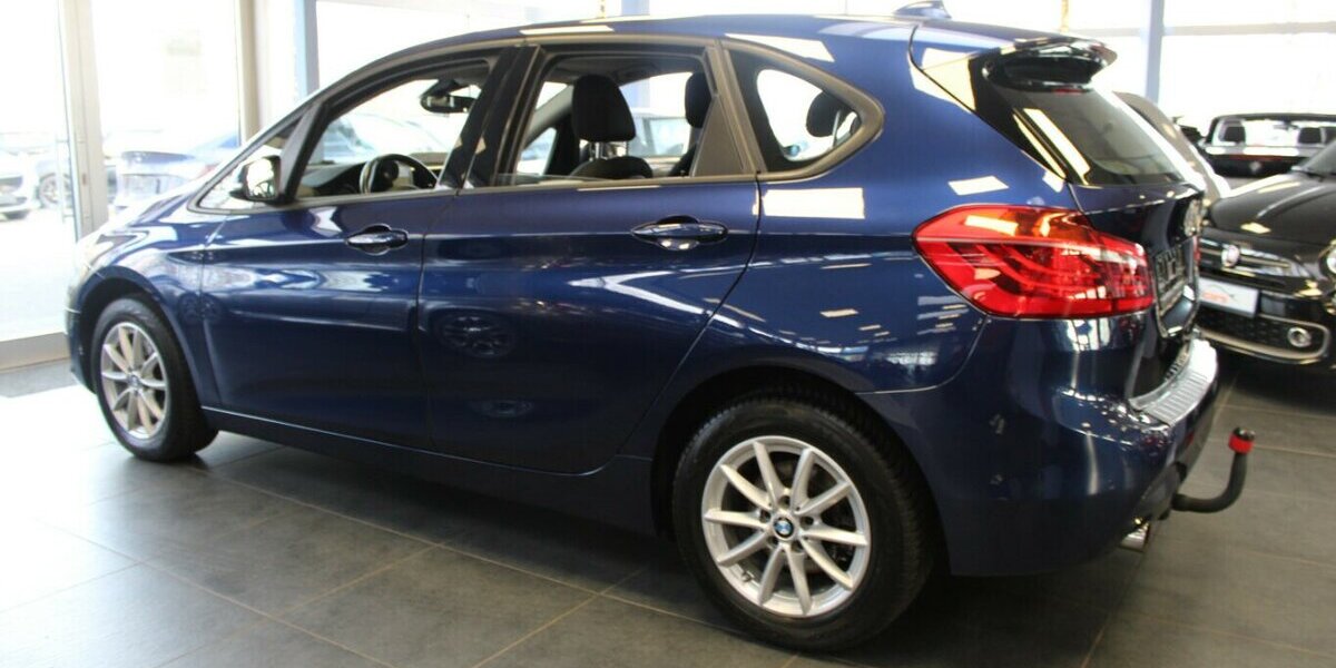 BMW 220 220i Active Tourer Aut. Advantage - Navi - PDC 49.770 km 17.980 &euro; Euskirchen 53881