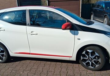 Toyota Aygo (X) 18.761 km 10.950 &euro; Wesseling 50389