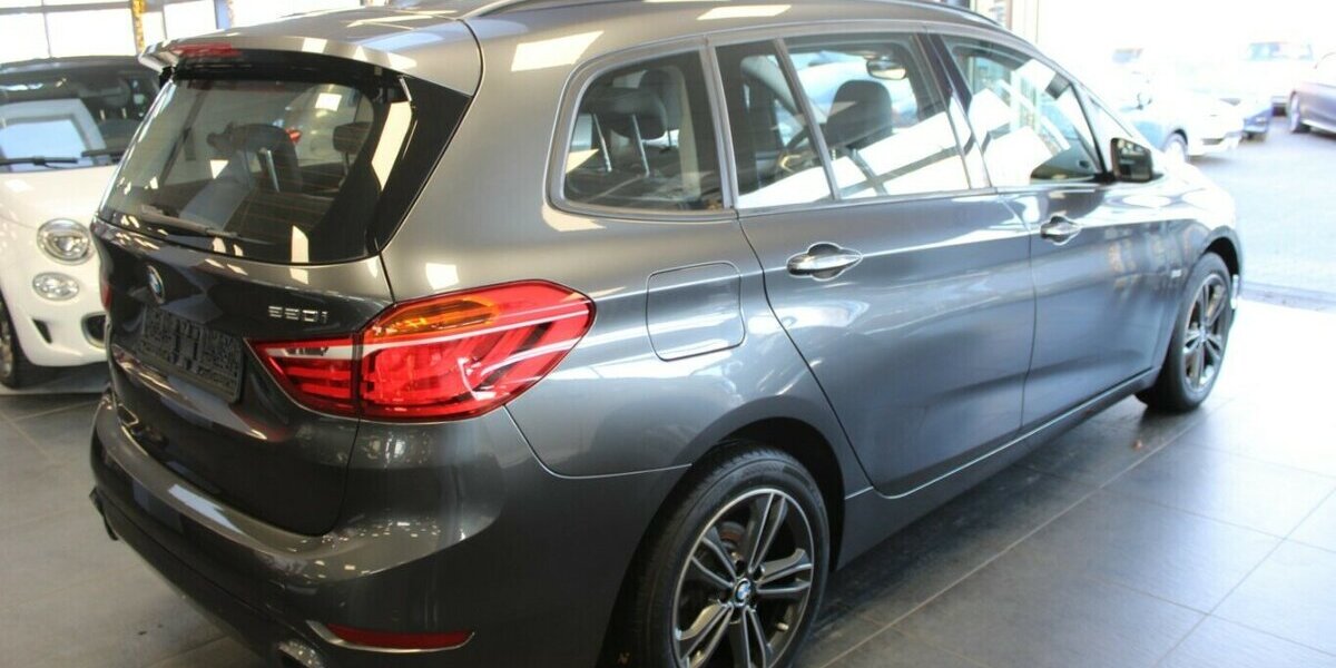 BMW 220i Gran Tourer Aut. Sport Line - 7-Sitzer - 106.315 km 18.480 &euro; Euskirchen 53881