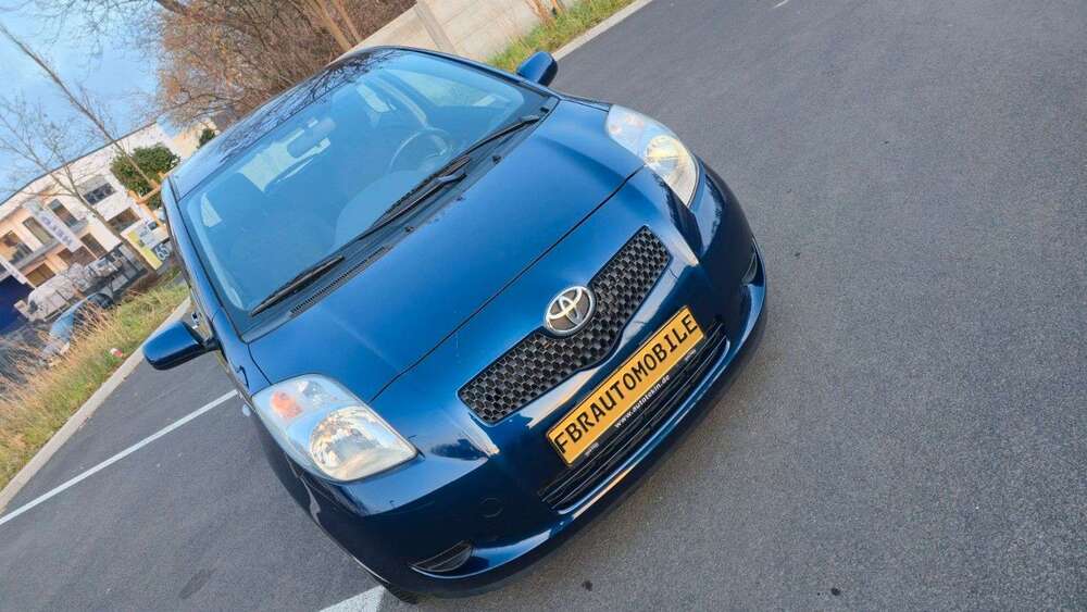 Toyota Yaris 95.127 km 3.900 &euro; Bonn 53227
