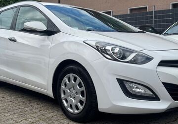 Hyundai i30 141.363 km 6.300 &euro; Köln 50858