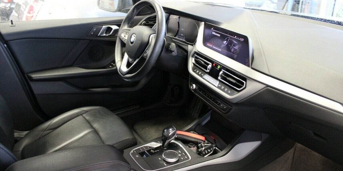 BMW 118 118i Aut. Leder - Panorama - LED - Navi - 45.890 km 20.980 &euro; Euskirchen 53881