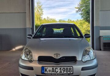 Toyota Yaris 222.629 km 1.500 &euro; Köln 51143