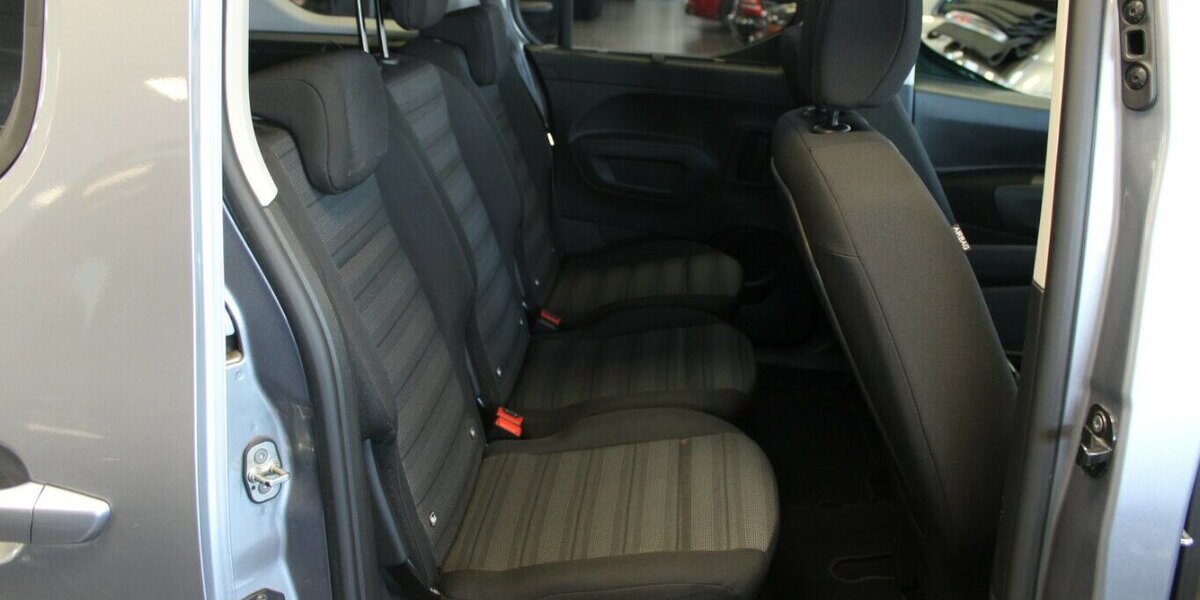 Opel Combo-e Life Ultimate 27.035 km 19.980 &euro; Euskirchen 53881