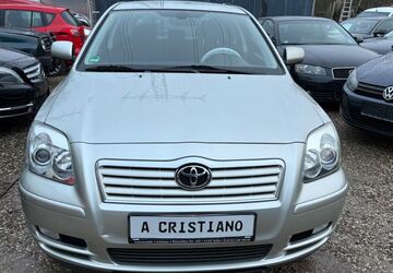 Toyota Avensis 150.000 km 5.499 &euro; Köln 51107