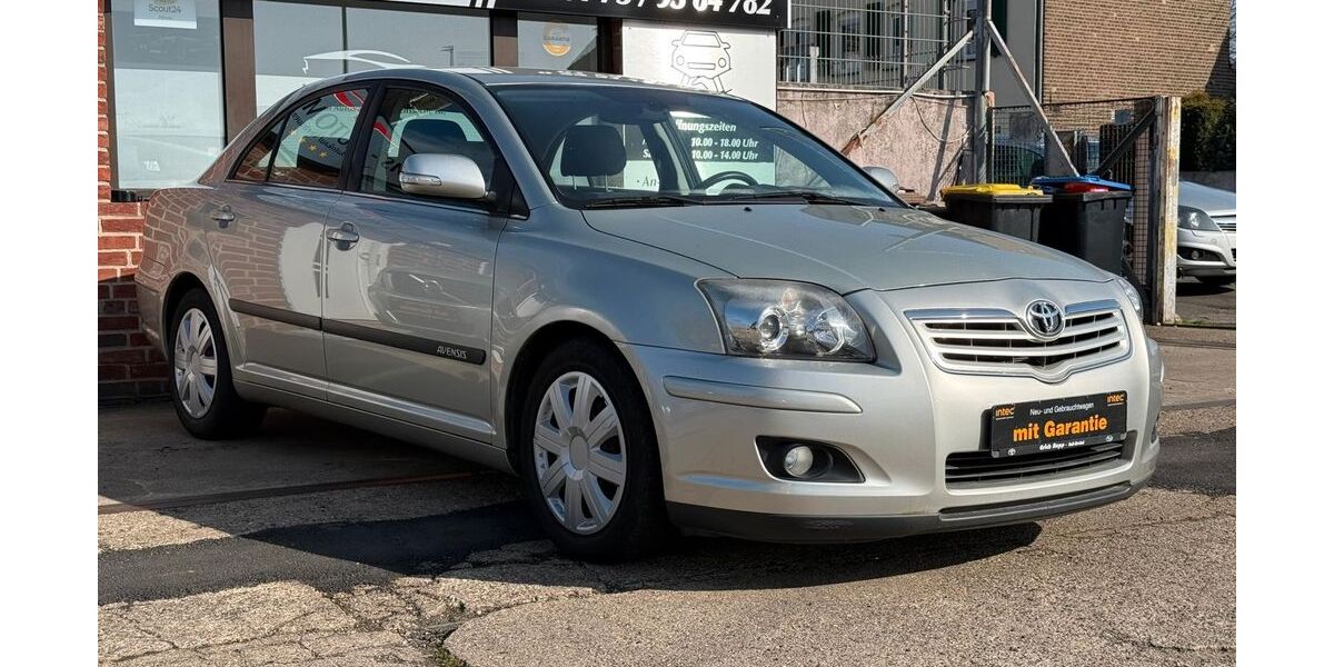 Toyota Avensis 66.000 km 6.490 &euro; Euskirchen 53881
