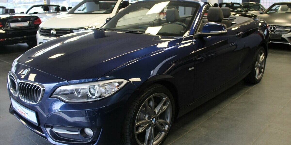 BMW 218d Cabrio Sport Line - Navi - Xenon - PDC - 87.420 km 16.980 &euro; Euskirchen 53881