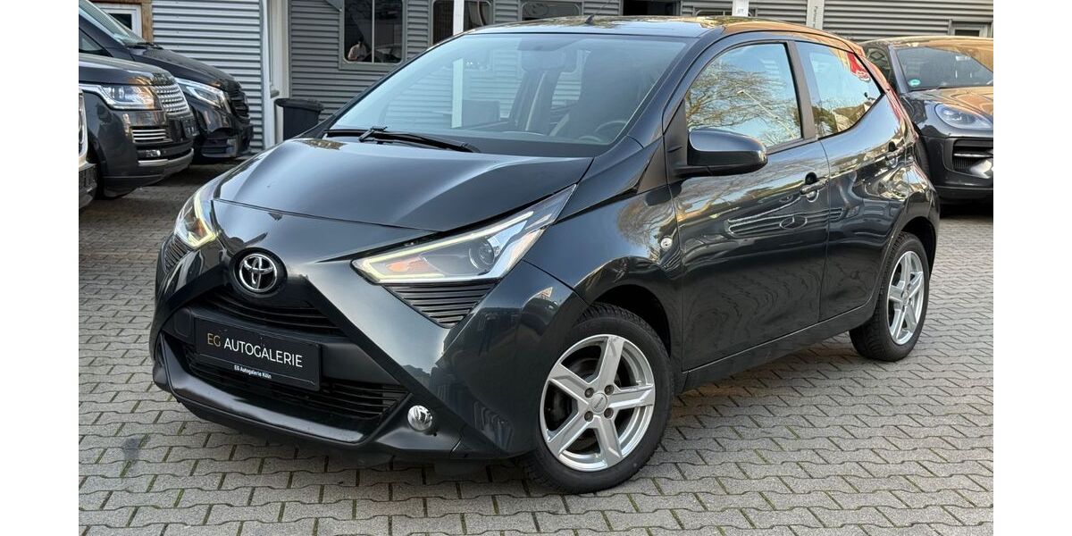 Toyota Aygo (X) 22.400 km 11.850 &euro; Köln 51109