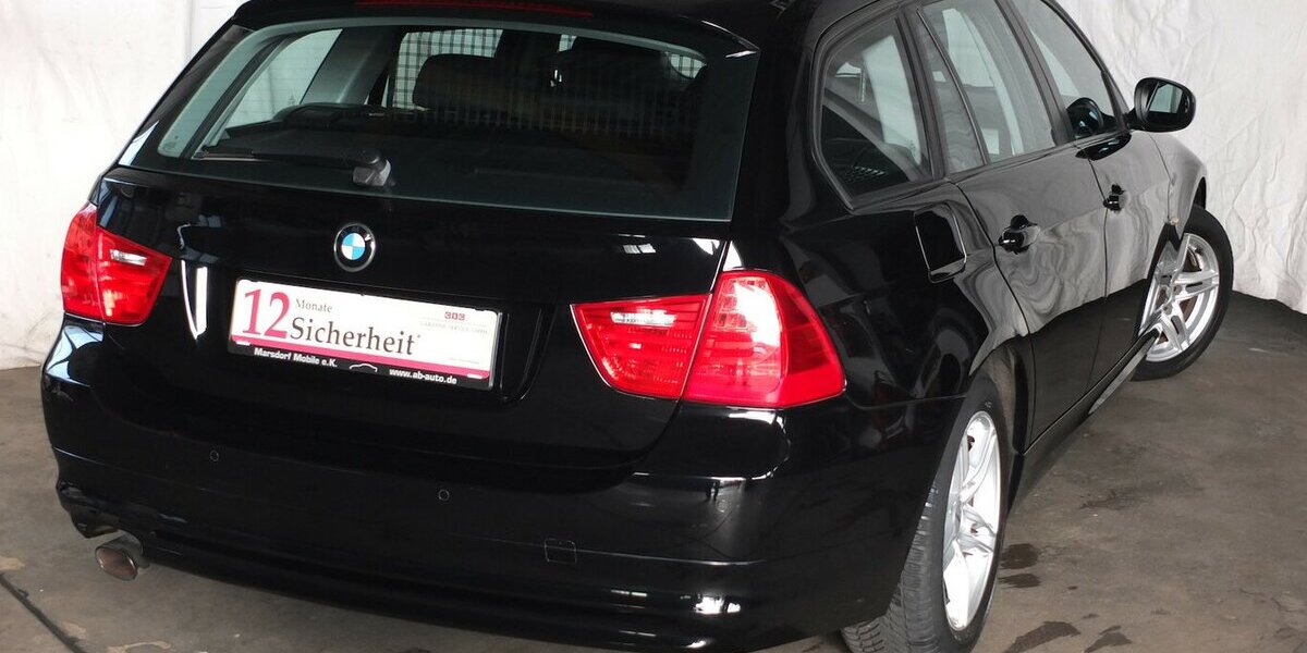 BMW 320i NAVI XENON PDC GARANTIE AHK BLUETOOTH 139.715 km 8.708 &euro; Köln 50858