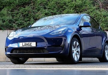 Tesla Model Y 80.296 km 29.980 &euro; Köln 50996