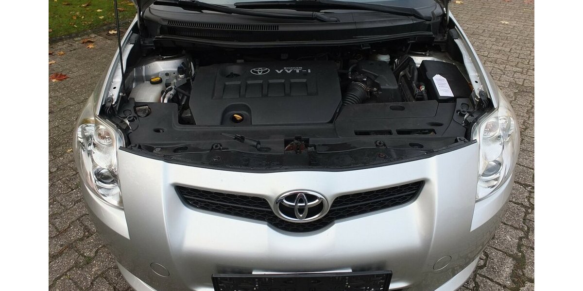 Toyota Auris 1.6i SOL ALLE INSPEKTIONEN GARAGENWAGEN 174.885 km 4.998 &euro; Köln 50858