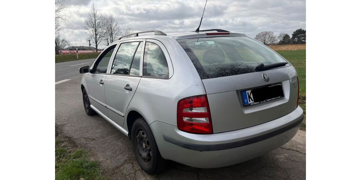 Skoda Fabia 127.500 km 2.000 &euro; Köln 51143