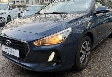 Hyundai i30 180.000 km 9.999 &euro; Köln (Ostheim) 51107