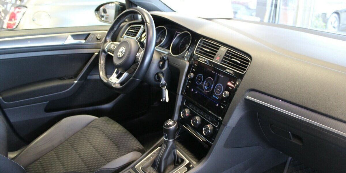 VW Golf 1.4 TSI BMT R-Line - 8-Fach - 80.361 km 14.980 &euro; Euskirchen 53881