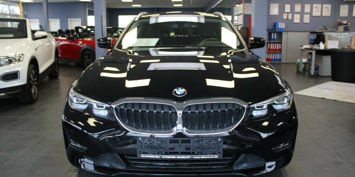 BMW 320 320i Touring Aut. - Leder - LED - Navi - Head 88.320 km 25.980 &euro; Euskirchen 53881