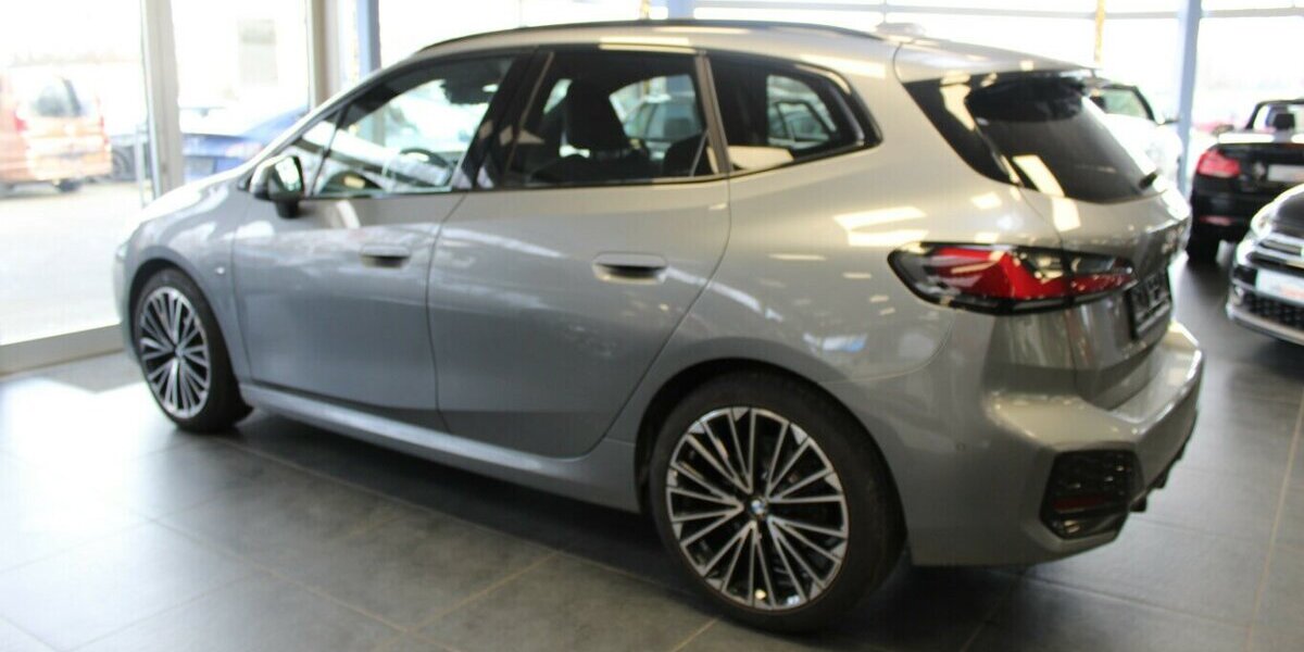 BMW 218d Active Tourer Aut. - M SPORT - Leder - Panora 53.725 km 28.980 &euro; Euskirchen 53881