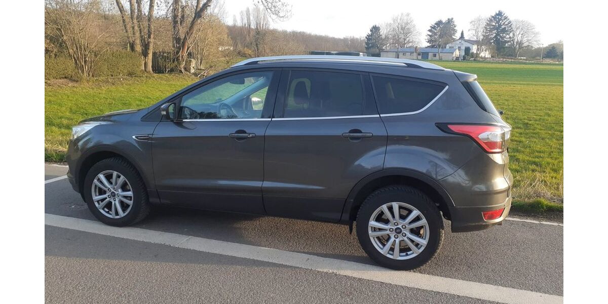 Ford Kuga 79.365 km 14.500 &euro; Köln 50996