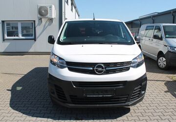 Opel Vivaro 241.992 km 11.950 &euro; Euskirchen 53879