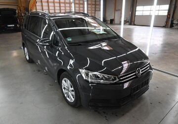 VW Touran 105.215 km 24.900 &euro; Eitorf 53783