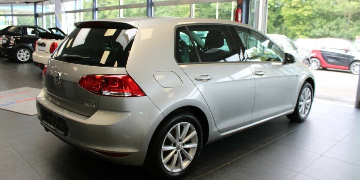 VW Golf 1.2 TSI BlueMotion Lounge 95.780 km 10.780 &euro; Euskirchen 53881