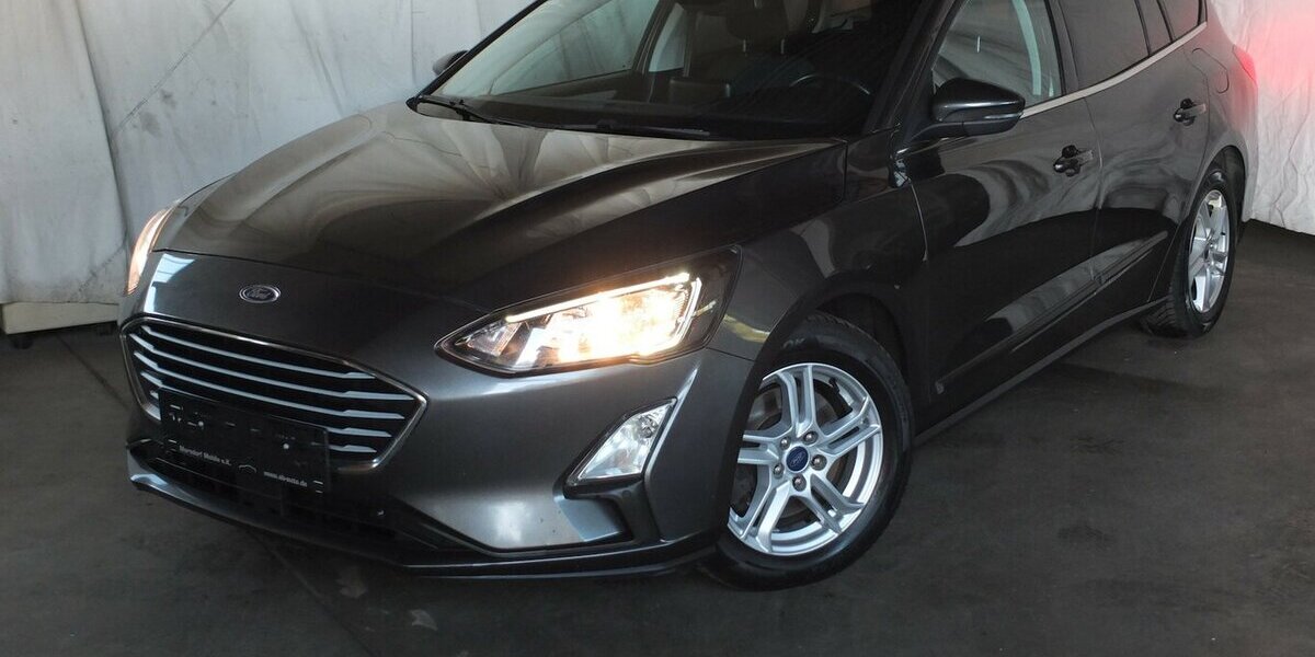 Ford Focus NAVI BLUETOOTH SHZ PARCTRONIC 1 HAND 124.895 km 11.500 &euro; Köln 50858
