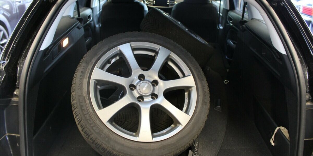 Peugeot 308 SW PureTech 130 GPF Allure 33.490 km 14.980 &euro; Euskirchen 53881