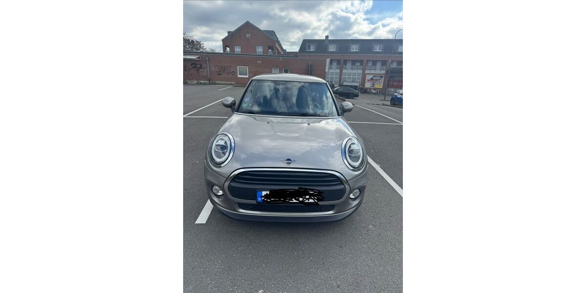 Mini ONE 131.678 km 9.499 &euro; Köln 50737