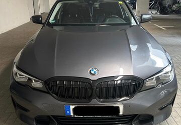 BMW 330 90.000 km 22.999 &euro; Köln 51109
