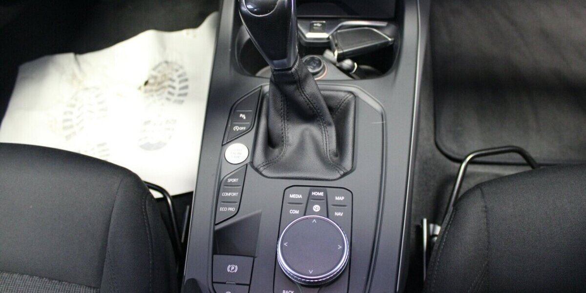 BMW 118 118i Advantage - LED - Navi - SHZ - PDC - 58.370 km 17.980 &euro; Euskirchen 53881