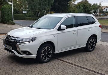 Mitsubishi Plug-in Hybrid Outlander 40.000 km 18.990 &euro; Grafschaft 53501
