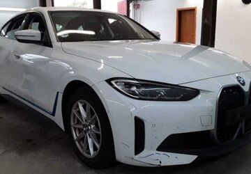 BMW i4 112.892 km 30.000 &euro; Hennef 53773