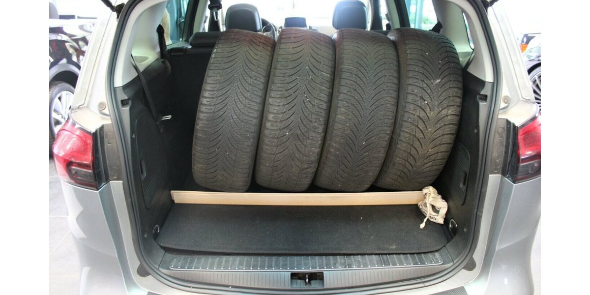 Opel Zafira Tourer 1.4 Turbo - 7-Sitzer - Panorama - AH 131.709 km 9.980 &euro; Euskirchen 53881