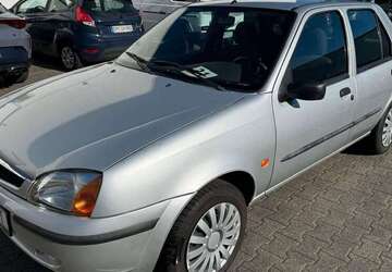 Mazda 121 42.000 km 2.650 &euro; Brühl - Vochem/Industriegebiet 50321