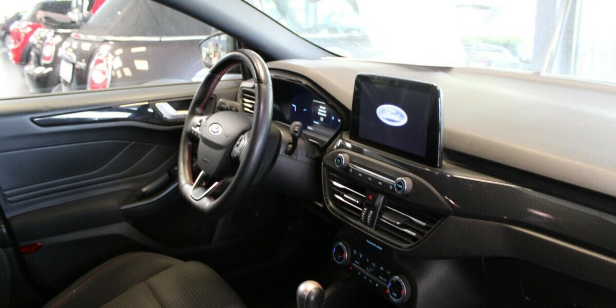 Ford Focus Turnier 1.5 EcoBlue St-Line X 155.940 km 12.980 &euro; Euskirchen 53881