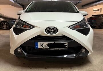 Toyota Aygo (X) 16.020 km 14.000 &euro; Köln 51147