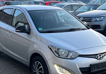 Hyundai i20 153.200 km 3.450 &euro; Bornheim 53332