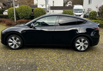 Tesla Model Y 18.000 km 30.250 &euro; Bad Honnef 53604