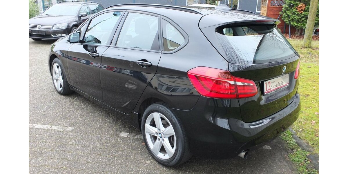 BMW 218 Active Tourer ADVANTAGE NAVI PARKASISSTENT SHZ 124.575 km 10.900 &euro; Köln 50858