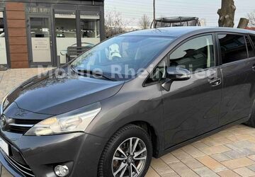 Toyota Verso 123.915 km 5.880 &euro; Bornheim 53332
