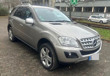 Mercedes-Benz ML 320 230.000 km 10.900 &euro; Bonn 53123
