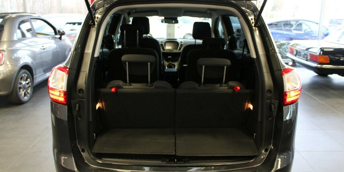 Ford Grand C-Max 1.0 EcoBoost Titanium - 7-Sitzer - 91.290 km 12.480 &euro; Euskirchen 53881